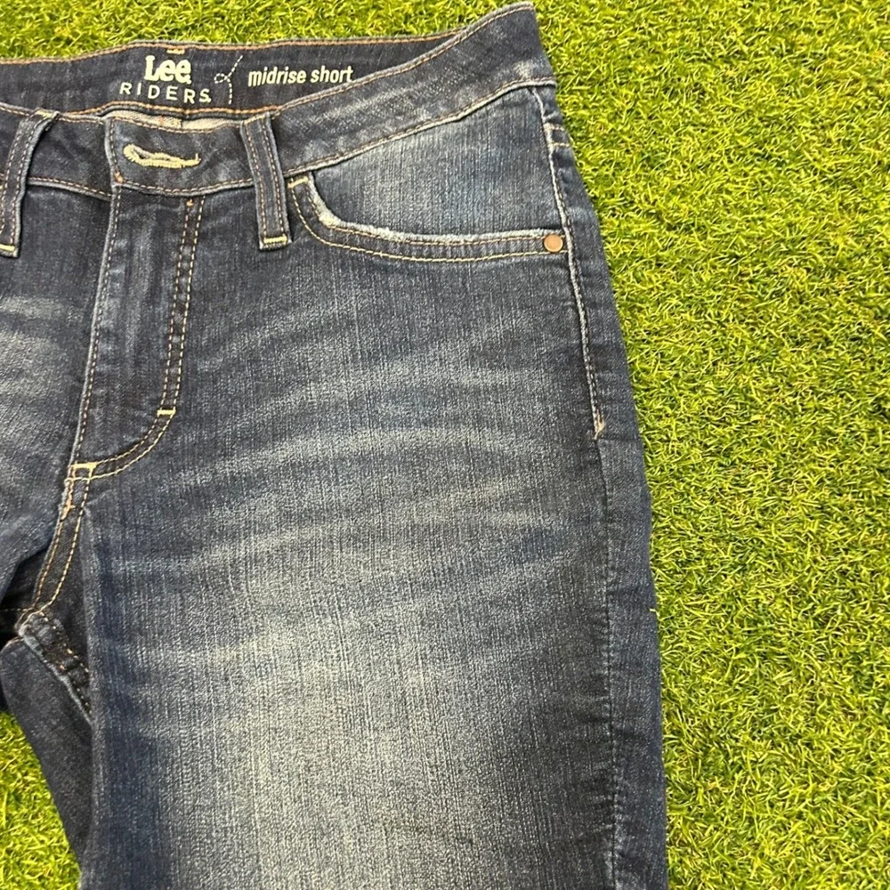 Lee Riders Womens Midrise Denim Shorts Dark Wash Stretch Size 6M 185MEW2